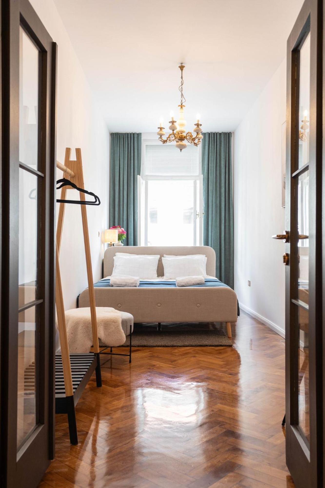 That Center Place Apartment *